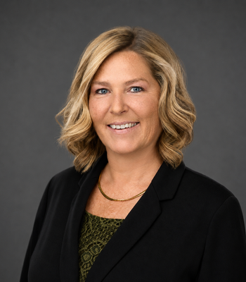 Portrait of Michelle Swartz, Realtor.
